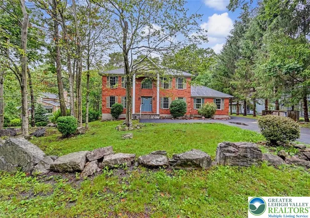 Photo 3 of Single family home for sale at 564 Cayuga Dr, Tobyhanna, PA 18466 | MLS# 780284 | Listing updated on 2026-07-27