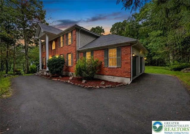 Photo 4 of Single family home for sale at 564 Cayuga Dr, Tobyhanna, PA 18466 | MLS# 780284 | Listing updated on 2026-07-27