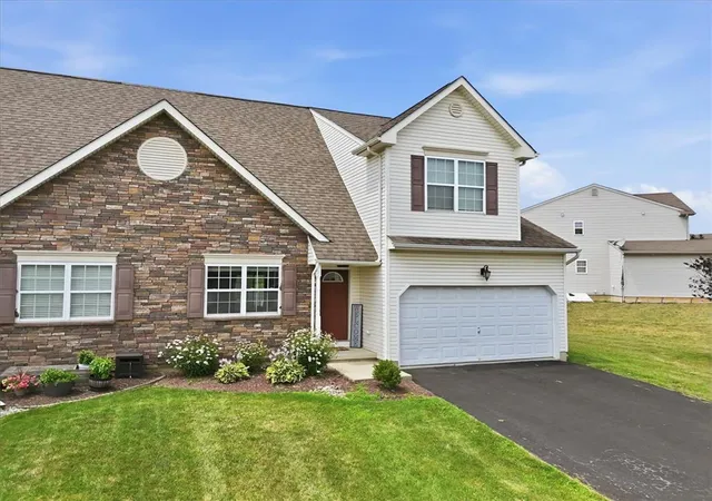 Homes for sale in Allen Twp, PA | 889 Graystone Cir, Allen Twp, PA 18067 | MLS# 780928