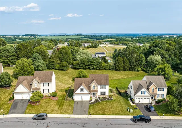 4th image of 5121 Cassidy Dr, North Whitehall Twp, PA 18078 | MLS# 780902