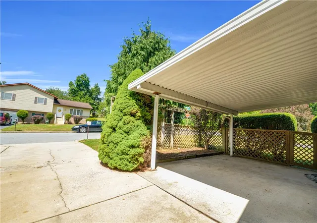 3rd image of 310 Carolina Ave, Reading, PA 19605 | MLS# 780947