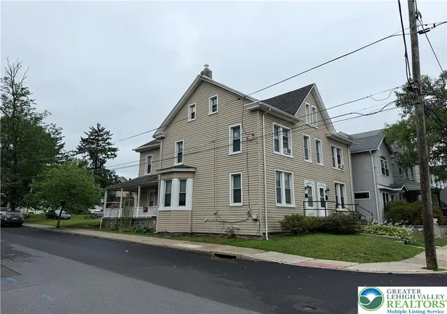 2nd image of 1000 W Wilkes Barre St, Easton, PA 18042 | MLS# 780962