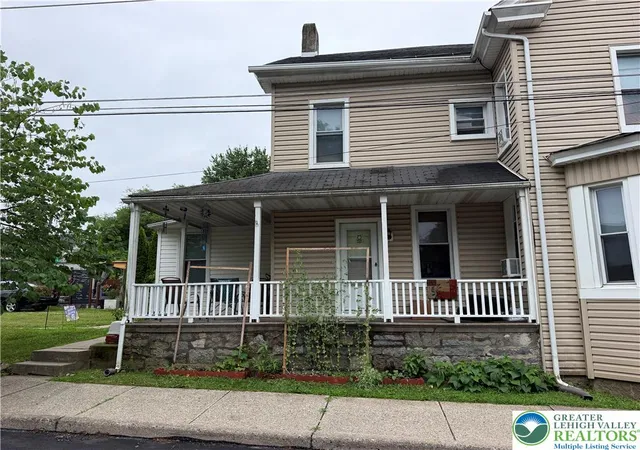 4th image of 1000 W Wilkes Barre St, Easton, PA 18042 | MLS# 780962