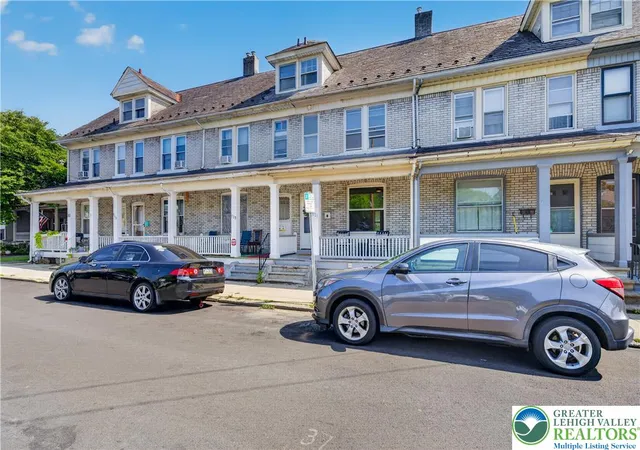 2nd image of 917 Spring St, Bethlehem, PA 18018 | MLS# 780979
