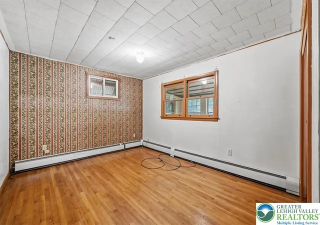 Homes for sale in Nesquehoning Boro, PA | 400 Coal St, Nesquehoning Boro, PA 18240 | MLS# 780276