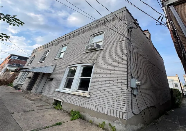 2nd image of 535 Elliger St, Allentown, PA 18102 | MLS# 780981