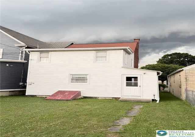 5th image of 45 W Holland St, Summit Hill, PA 18250 | MLS# 781000