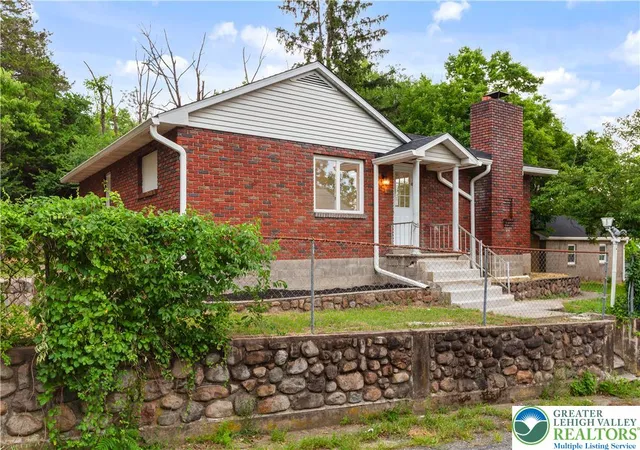 2nd image of 7045 Cemetery Rd, Lower Mt Bethel Twp, PA 18013 | MLS# 780921