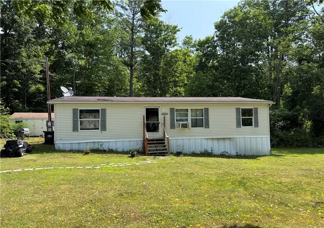 Photo 2 of Sale Pending at 4541 Main St, Slatington, PA 18080 | MLS# 781015 | Listing updated on 2026-08-03