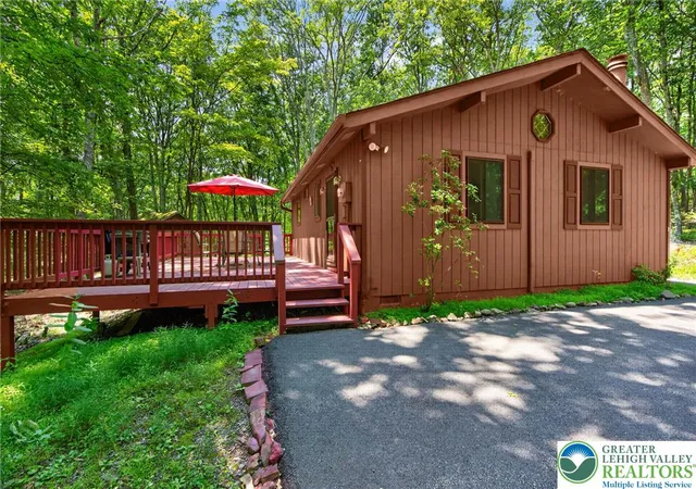 Homes for sale in Chestnuthill Twp, PA | 1137 Grand Mesa Dr, Chestnuthill Twp, PA 18353 | MLS# 780954