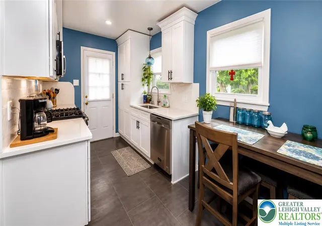 Photo 4 of Sale Pending at 2122 Vista Dr, Bethlehem, PA 18018 | MLS# 781084 | Listing updated on 2026-07-29