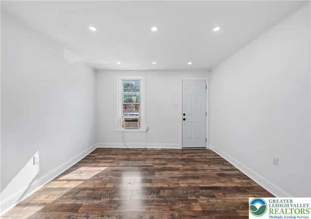 2nd image of 527 N Elliger St, Allentown, PA 18102 | MLS# 781091