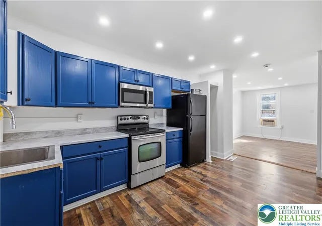 3rd image of 527 N Elliger St, Allentown, PA 18102 | MLS# 781091