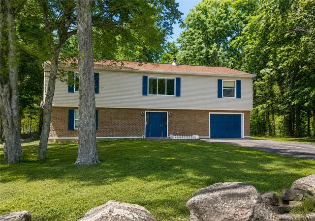1st image of 897 Country Pl Dr, Tobyhanna, PA 18466 | MLS# 781078