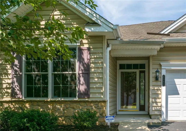 Photo 3 of Sale Pending at 6961 Constitution Dr, Bethlehem, PA 18017 | MLS# 781059 | Listing updated on 2026-07-25