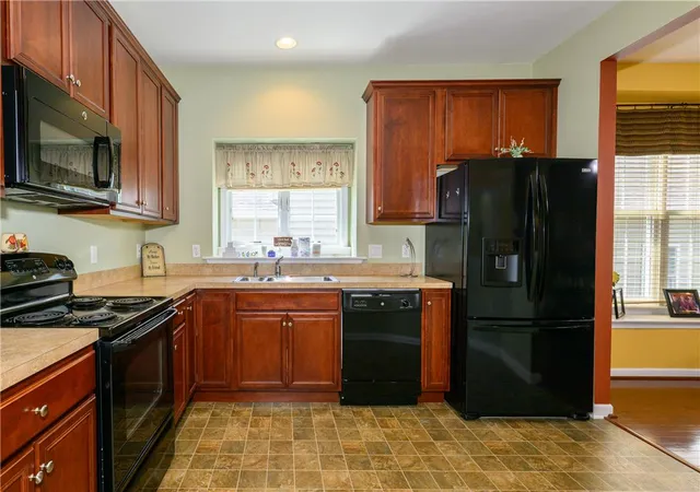 Photo 3 of Sale Pending at 6961 Constitution Dr, Bethlehem, PA 18017 | MLS# 781059 | Listing updated on 2026-07-25