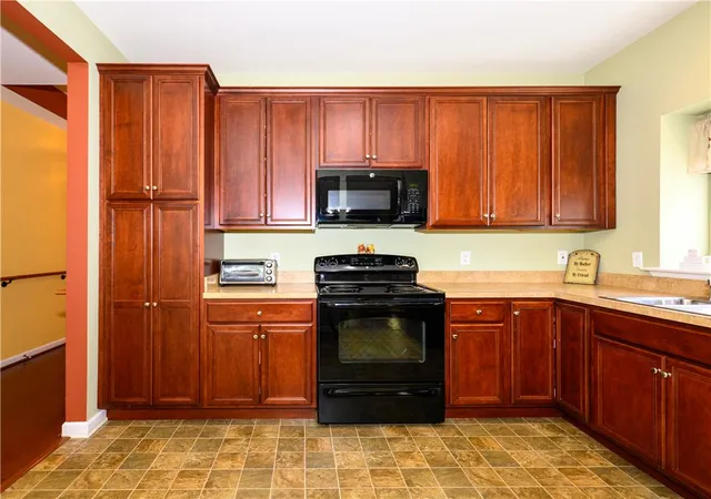 Photo 4 of Sale Pending at 6961 Constitution Dr, Bethlehem, PA 18017 | MLS# 781059 | Listing updated on 2026-07-25