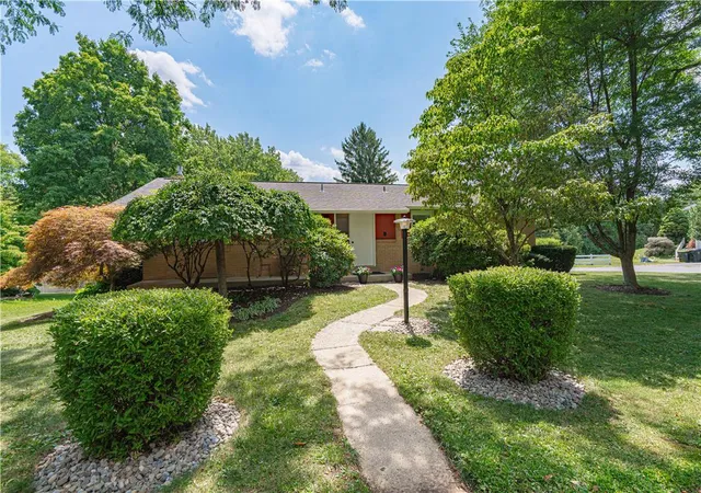 Photo 3 of Sale Pending at 1411 Chippewa Dr, Allentown, PA 18104 | MLS# 781126 | Listing updated on 2026-07-27