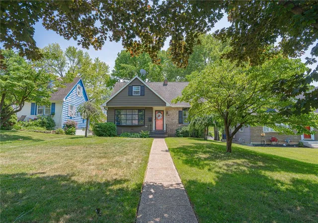2nd image of 1536 Bushkill St, Easton, PA 18042 | MLS# 781167