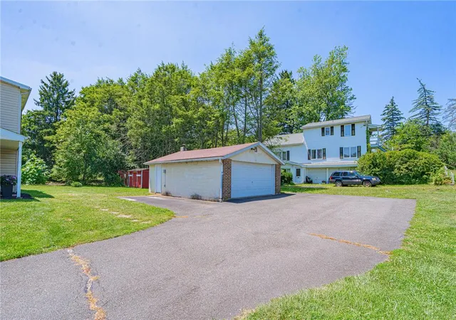 Photo 3 of Single family home for sale at 4165 E Texas Rd, Allentown, PA 18103 | MLS# 781169 | Listing updated on 2026-07-27