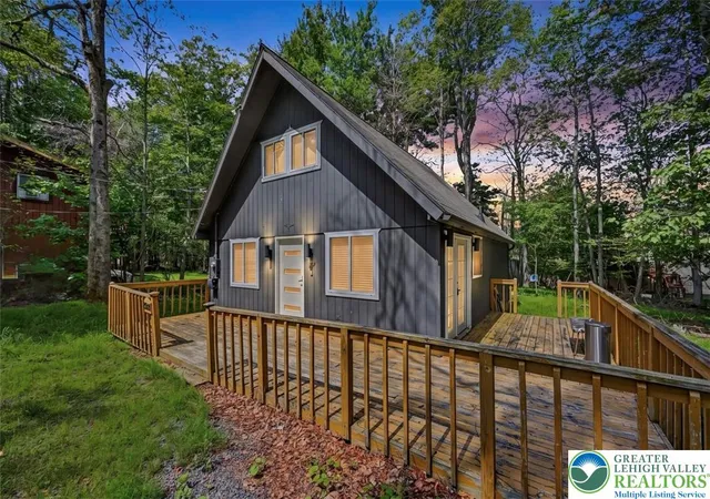 Photo 1 of Single family home for sale at 1717 Rolling Hills Dr, Tobyhanna, PA 18466 | MLS# 780555 | Listing updated on 2026-07-21