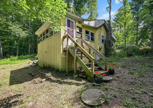 Photo 2 of Sale Pending at 193 Silverlake Rd, Dingmans Ferry, PA 18328 | MLS# 781170 | Listing updated on 2026-07-30