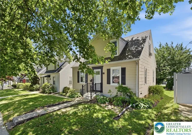 1st image of 868 N Irving St, Allentown, PA 18109 | MLS# 781136