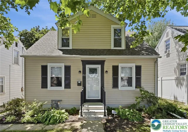 4th image of 868 N Irving St, Allentown, PA 18109 | MLS# 781136