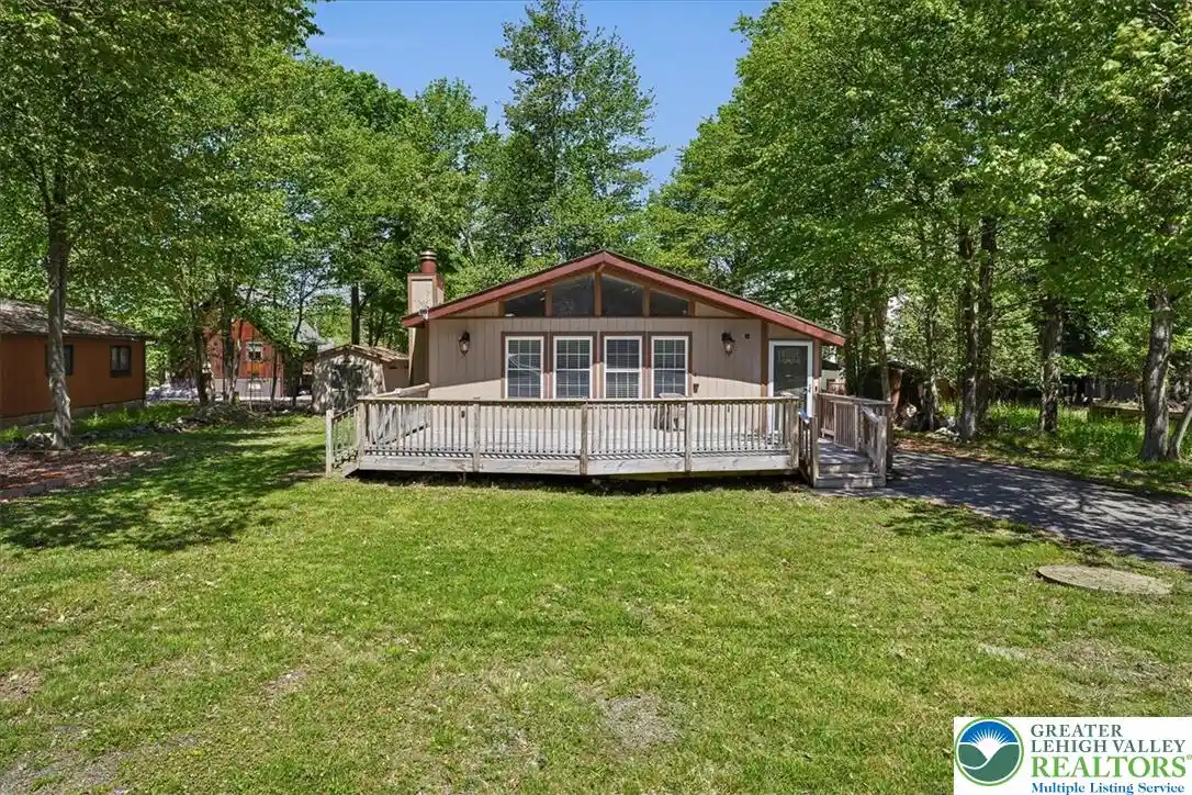 Photo 1 of Single family home for sale at 1739 Rolling Hills Dr, Tobyhanna, PA 18466 | MLS# 781187 | Listing updated on 2026-10-09