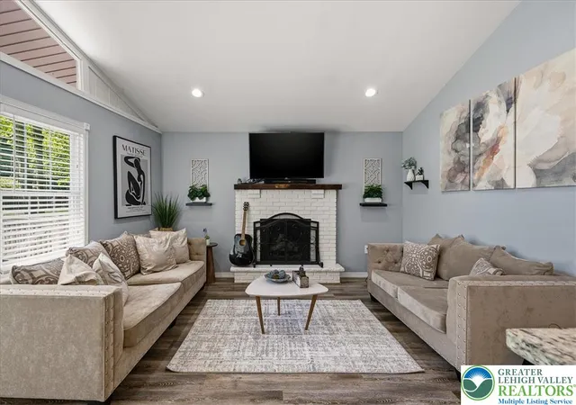 Photo 2 of Single family home for sale at 1739 Rolling Hills Dr, Tobyhanna, PA 18466 | MLS# 781187 | Listing updated on 2026-07-21
