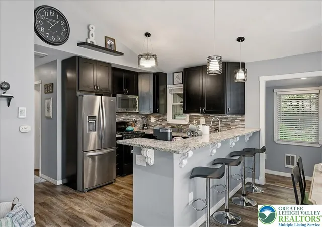 Photo 3 of Single family home for sale at 1739 Rolling Hills Dr, Tobyhanna, PA 18466 | MLS# 781187 | Listing updated on 2026-07-21