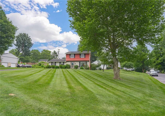 3rd image of 525 Apple Hill Dr, Easton, PA 18040 | MLS# 781181