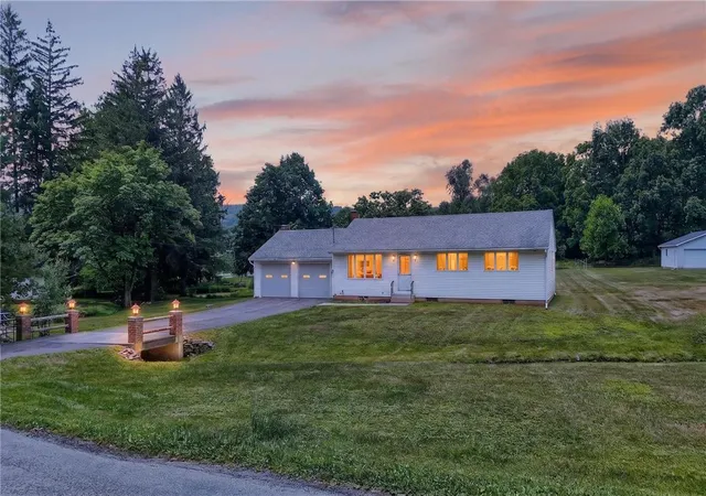 2nd image of 51 Reynolds Rd, Tamaqua, PA 18252 | MLS# 781180
