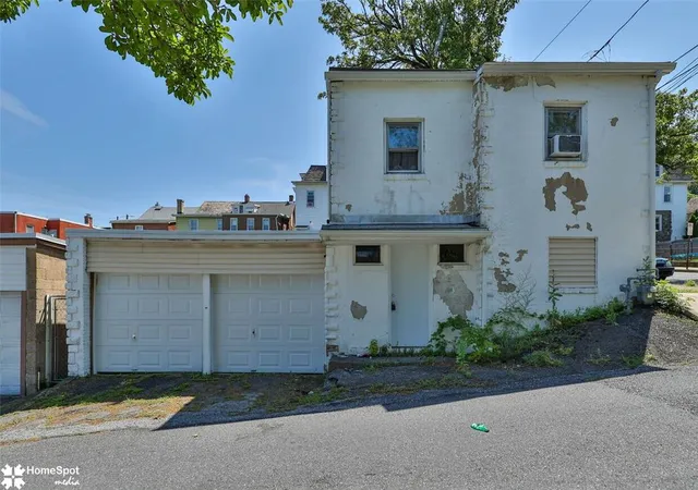 Photo 3 of Multi family home for sale at 682 Hayes St, Bethlehem, PA 18015 | MLS# 781166 | Listing updated on 2026-07-27
