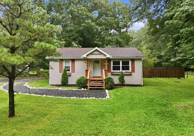 2nd image of 332 Route 390, Paradise Twp, PA 18326 | MLS# 780437