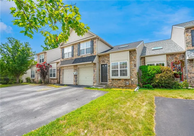 1st image of 1040 Timberidge Ln, Lower Macungie Twp, PA 18106 | MLS# 781321