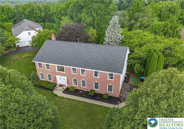 Photo 2 of Single family home for sale at 4426 Susan Dr, Bethlehem, PA 18017 | MLS# 781324 | Listing updated on 2026-08-03