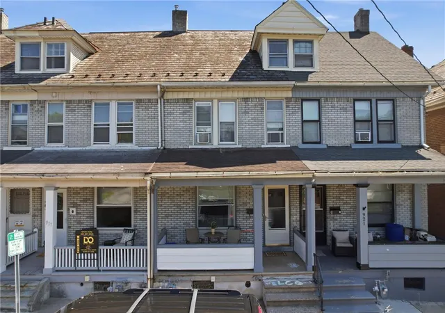 2nd image of 919 Spring St, Bethlehem, PA 18018 | MLS# 781048