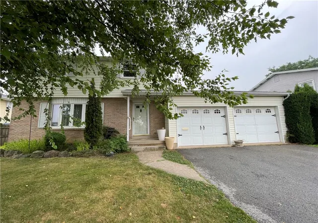Photo 1 of Single family home for sale at 1320 Dalehurst Dr, Bethlehem, PA 18018 | MLS# 781193 | Listing updated on 2026-08-04