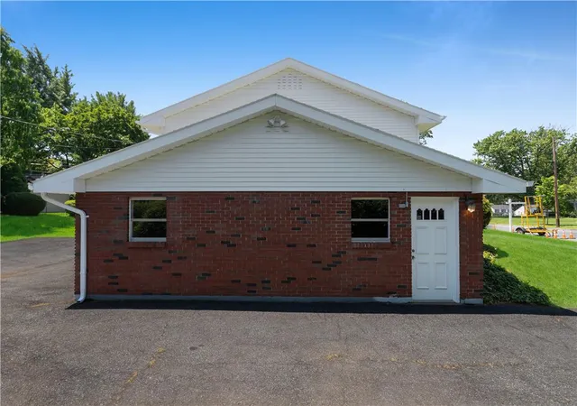 3rd image of 1863 W Union Blvd, Bethlehem, PA 18018 | MLS# 781133
