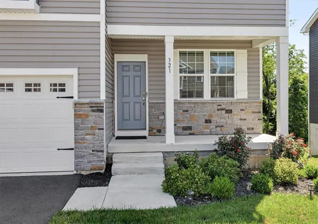 2nd image of 321 Knollwood Dr, Easton, PA 18040 | MLS# 781381
