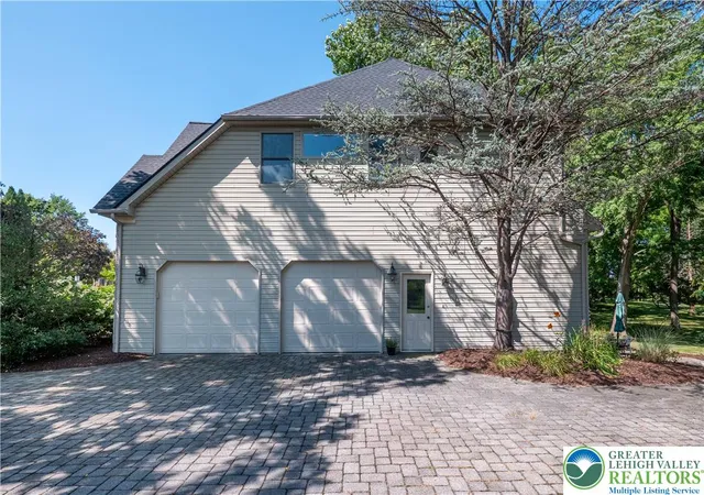 4th image of 4807 Leeds Ct, Upper Saucon Twp, PA 18034 | MLS# 781253