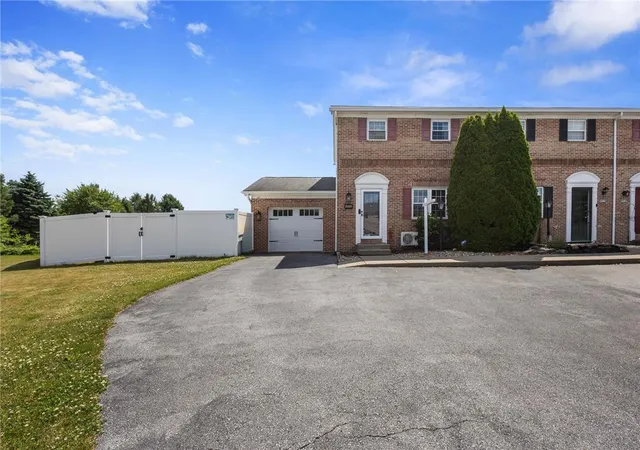 Photo 1 of Sale Pending at 4910 Shawnee Ct, Schnecksville, PA 18078 | MLS# 781395 | Listing updated on 2026-07-24