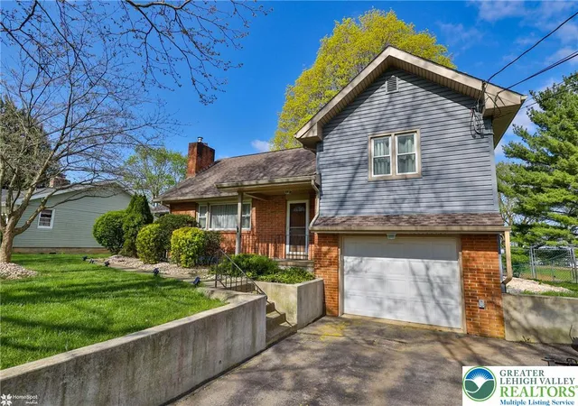 2nd image of 1450 Stones Crossing Rd, Easton, PA 18045 | MLS# 781292