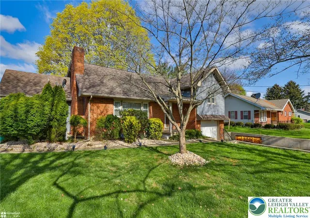 3rd image of 1450 Stones Crossing Rd, Easton, PA 18045 | MLS# 781292