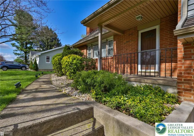 4th image of 1450 Stones Crossing Rd, Easton, PA 18045 | MLS# 781292