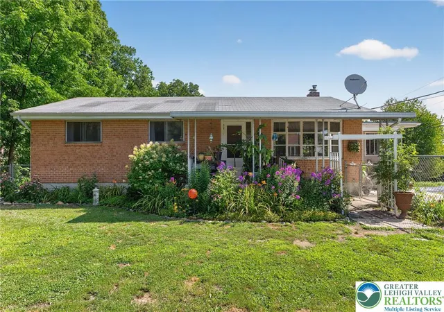 2nd image of 2944 Edgewood Ct, Orefield, PA 18069 | MLS# 781274