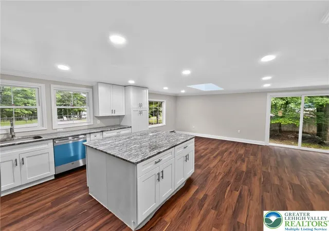 Photo 5 of Single family home for sale at 229 Pocono Blvd, Bushkill, PA 18324 | MLS# 781424 | Listing updated on 2026-07-24
