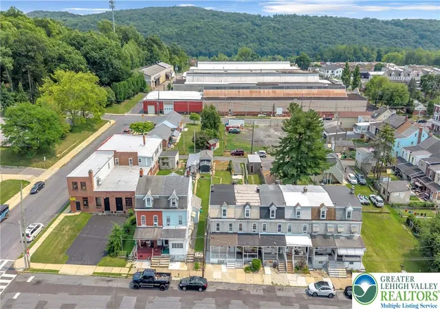 3rd image of 326 E Union St, Allentown, PA 18109 | MLS# 781194