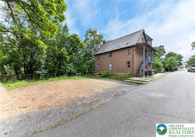 4th image of 80 Hillside Ave, Palmerton Boro, PA 18071 | MLS# 780512